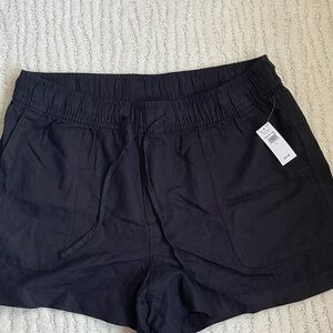 NWT GAP SHORTS SZ L